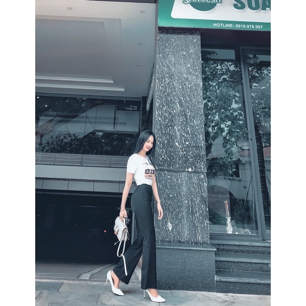 Áo phông nữ điệu đà.