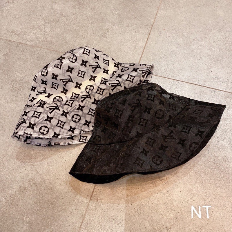 Mũ vành Lv lưới hoa kèm logo đen form xinh