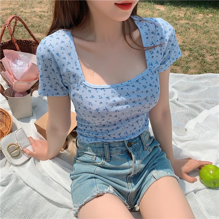 Áo Crop Top Cổ Vuông Tay Ngắn Họa Tiết Hoa Quyến Rũ Cho Nữ