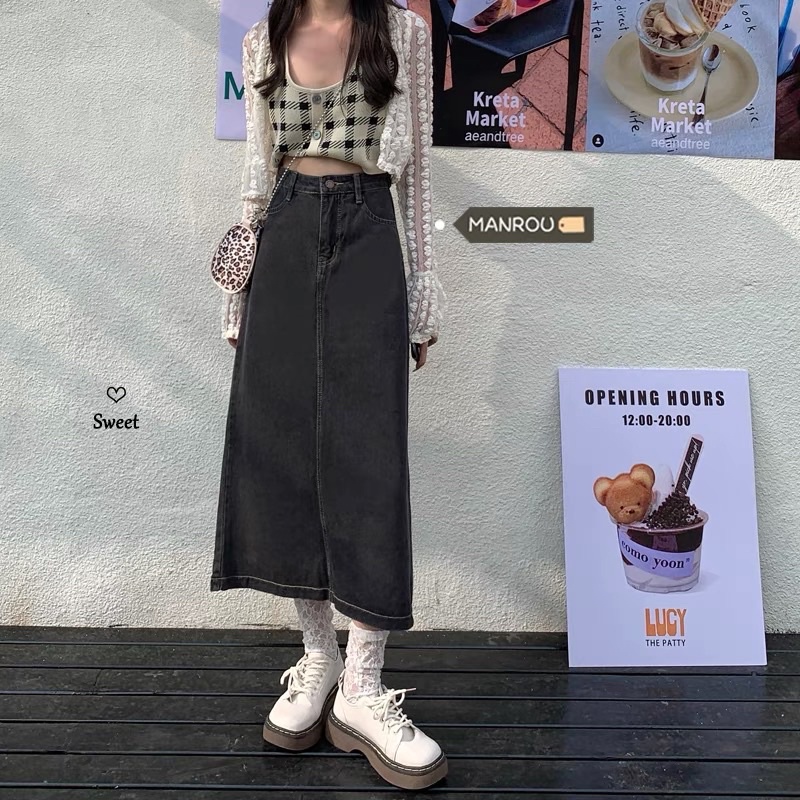 Chân Váy Bò Dài Màu Đen Cài Khuy Xẻ Tà Sau Nữ Tính Black Denim Long Skirts  - 𝑙𝑒𝑚𝑜𝑛𝑎 𝑠𝑡𝑢𝑑𝑖𝑜