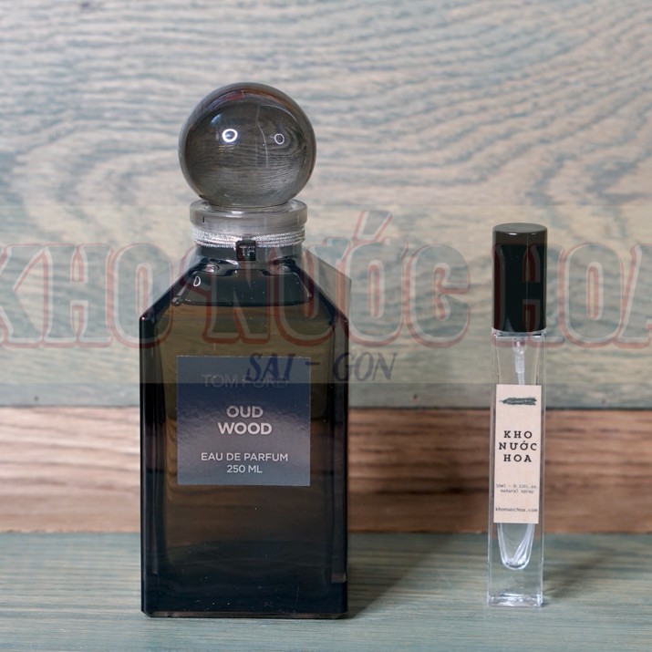 Nước hoa dùng thử Tom Ford Oud Wood | Thế Giới Skin Care