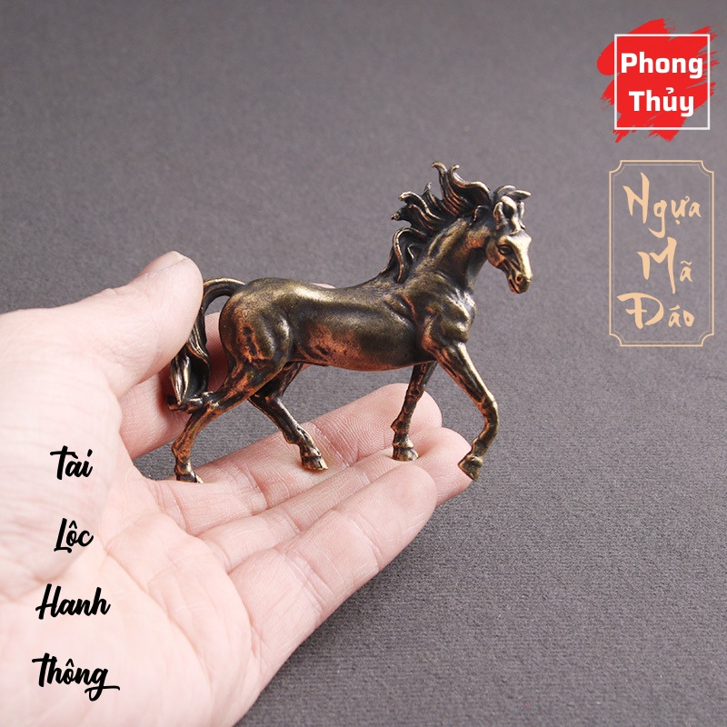 Tượng Nhỏ Phong Thủy Bằng Đồng Kiểu Dáng Ngựa Mã Đáo Đem Lại Sự May Mắn Tài Lộc, Trưng Bày
