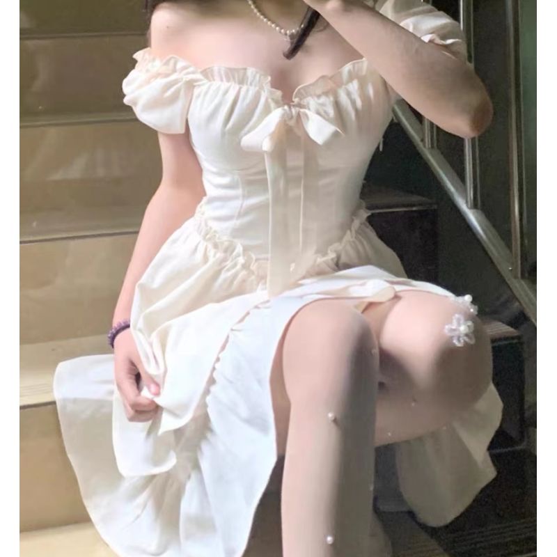 Đầm nữ cổ vuông tay phồng phối ren phong cách pháp cổ điển thời trang