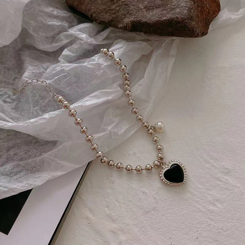 Vòng tay chuỗi hạt phối mặt hình trái tim màu đen phong cách cổ điển hợp thời trang cho nữ