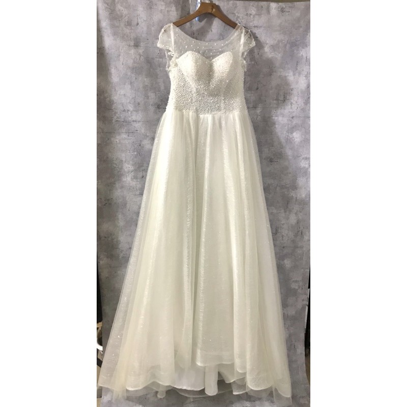 Thanh lý váy cưới đã qua sử dụng