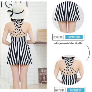 Bikini kẻ dáng xòe Quảng Châu