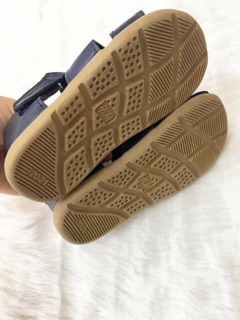 Sandal rọ bé trai