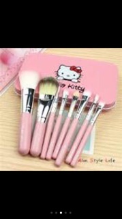 Bộ cọ trang điểm Hello Kitty 7 cây