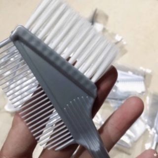 LƯỢC CHẢI THUỐC NHUỘM TONI & GUY