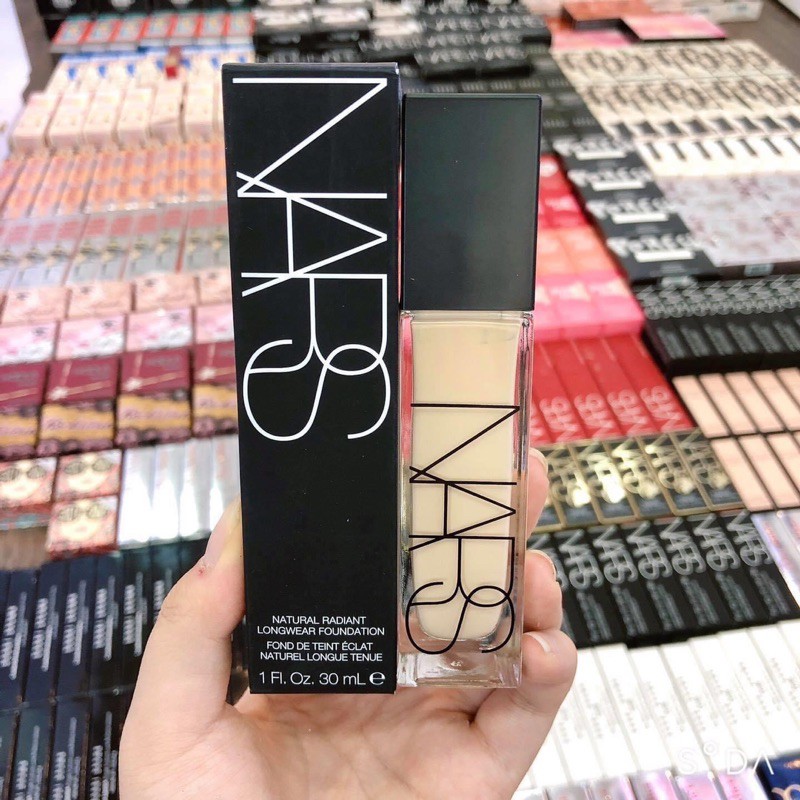 Kem nền NARS NATURAL RADIANT LONGWEAR FOUNDATION FULLSIZE 30ML .