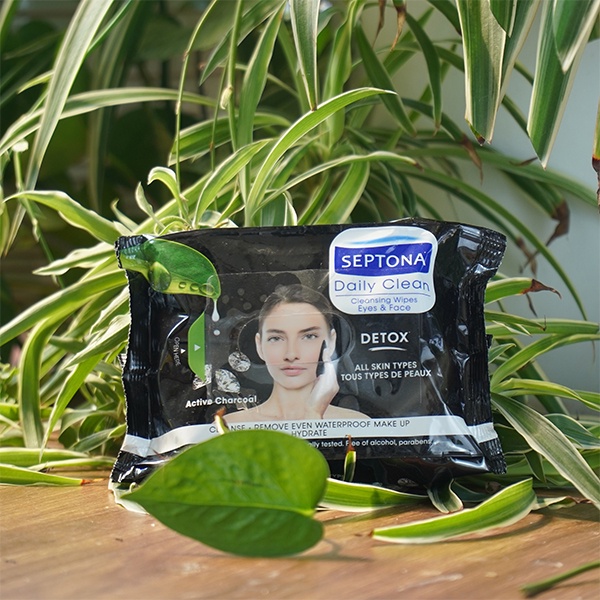 Khăn ướt tẩy trang hằng ngày than hoạt tính - Septona/Daily Clean Cleansing Wipes Eyes &amp; Face With Active Charcoal 20 tờ