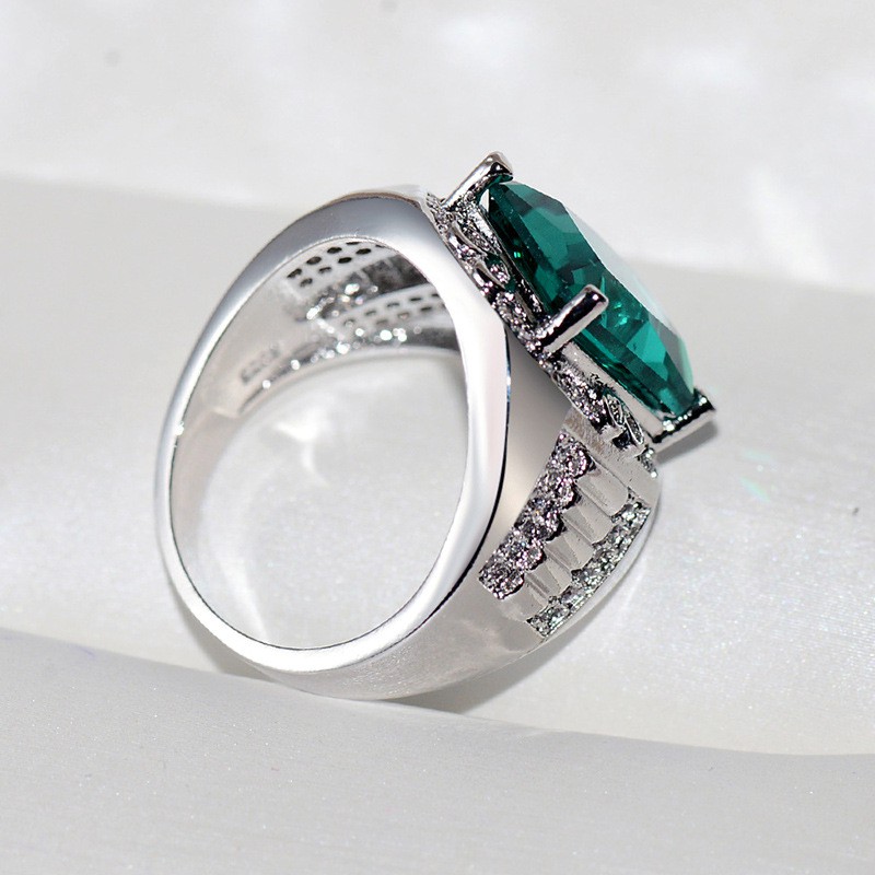 High-end jewelry high-end platinum-plated with green zircon creative ring women's jewelry