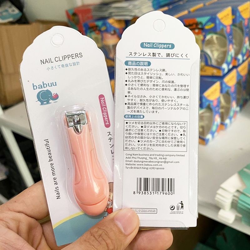Bấm móng tay cho bé Babuu xuất Nhật