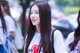 Áo thun MOMOLAND