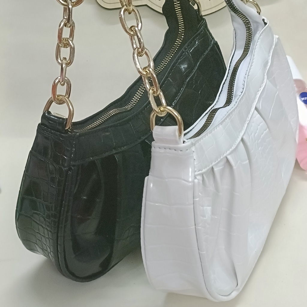 Túi xách nữ đẹp dáng rúm xích phối quai da 2 bên size 24cm 2 màu đen trắng có dây đeo chéo hợp mọi thời trang - TM33