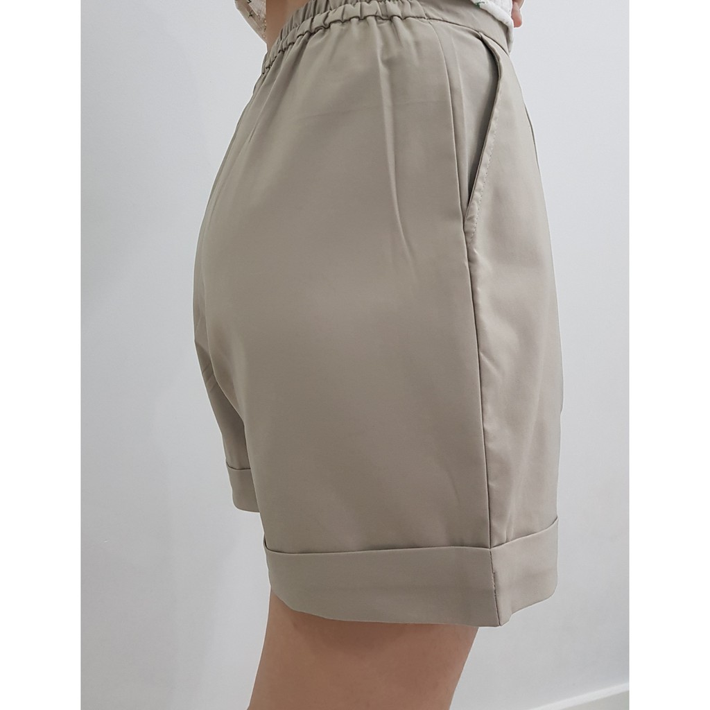 Quần shorts nữ ống rộng kaki basic, Quần đùi nữ cạp cao khóa kéo lưng thun lật line