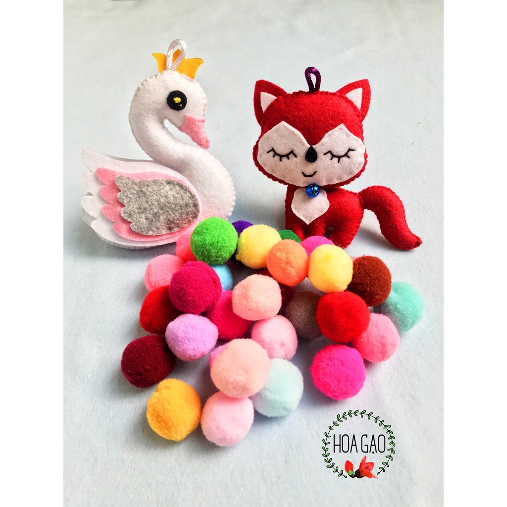 Pom pom đủ màu sắc size 2,5 cm (10 viên), dây tim, kim xỏ, phụ kiện treo nôi handmade cho bé sơ sinh