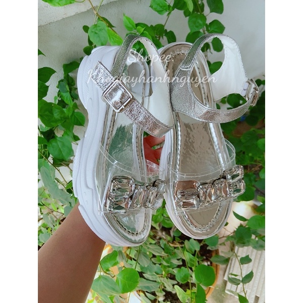 Giày sandal đế cao ulzzang quai trong đính đá