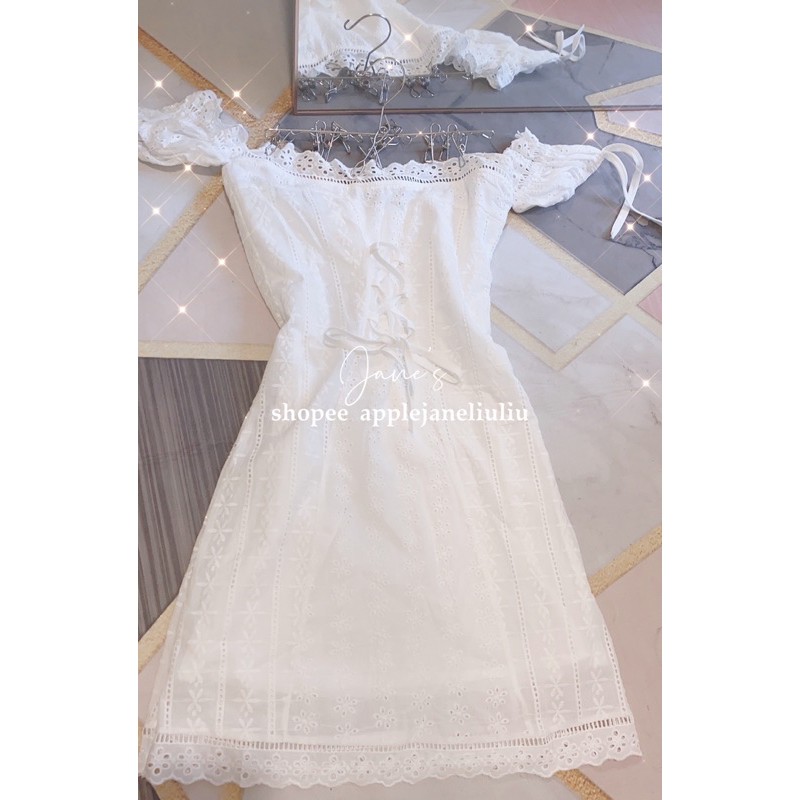 Jane’s Đầm trễ vai trắng hoa nhí cổ tích C38