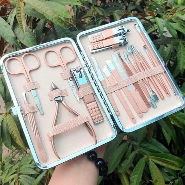 Bộ dụng cụ cắt móng tay gồm 18 món tiện lợi