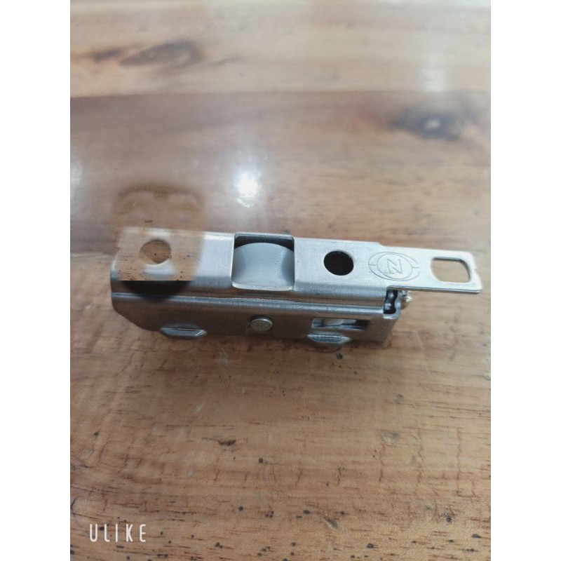 Bánh xe cửa sổ lùa nhôm xingfa hệ 55 không cần dập cánh