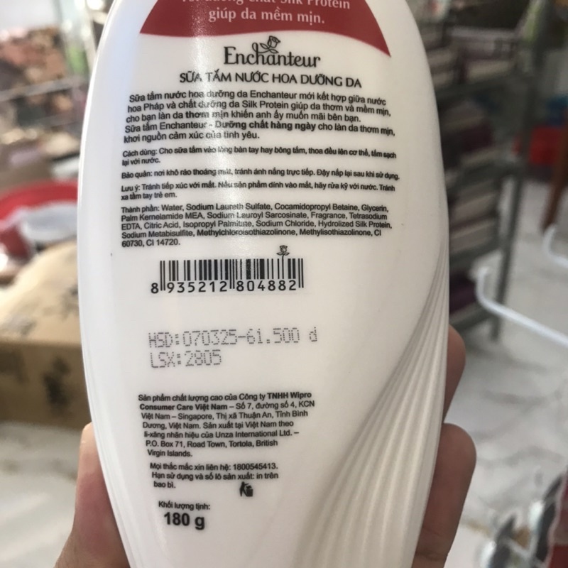 Sữa tắm nước hoa dưỡng da Enchanteur Deluxe Sensation 180g