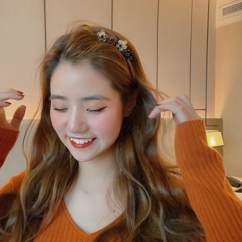 Kẹp mái mini hoa mai đính pha lê đen phong cách thời trang vintage K89