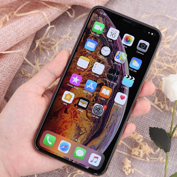 Điện thoại iPhone Xs Max siêu ưu tháng 5 cho 10 khách hàng may mắn đầu tiên