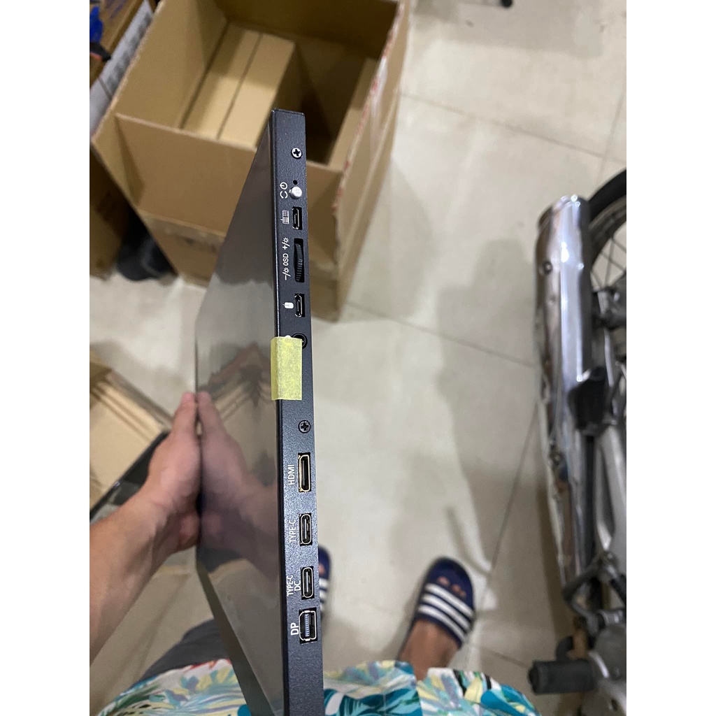 Màn di động 15.6 ips 4k 550 nit , tấm nền Sharp