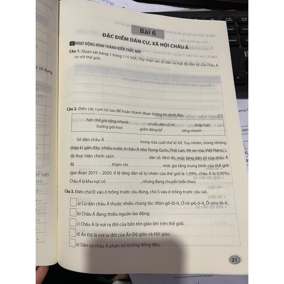 Sách - Vở thực hành lịch sử và địa lí 7 phần địa lí ( Kết nối )