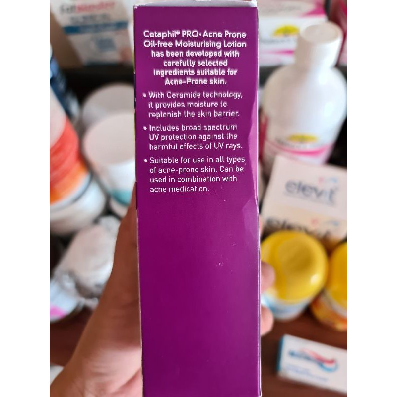 Kem chống nắng dành cho da mụn Cetaphil