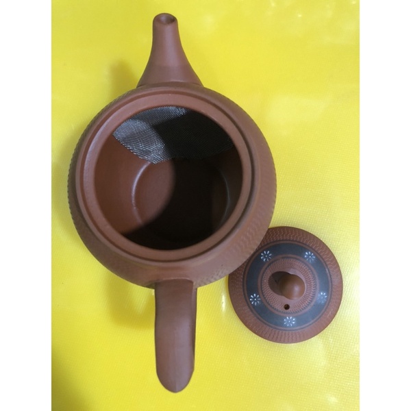 Ấm  trà  bát tràng  màu  nâu  có  lưới lọc dung tích  300ml