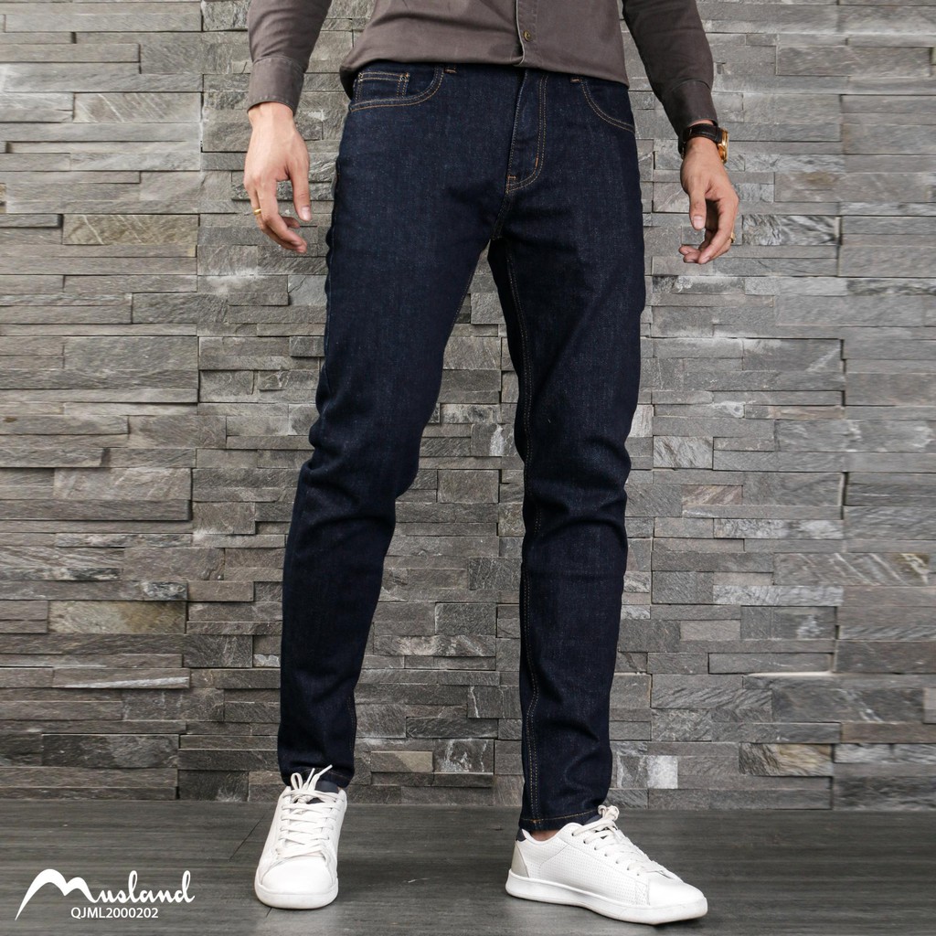 Quần bò Jeans nam,dáng đứng Musland, chất liệu cotton- indigo,được phối màu và chỉ cực đẹp,tinh tế trong mọi góc nhìn.