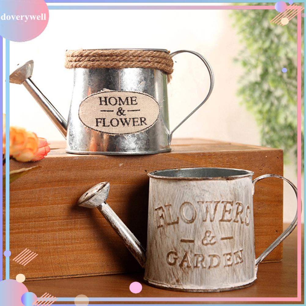 Bình tưới cây bằng sắt khắc chữ phong cách vintage