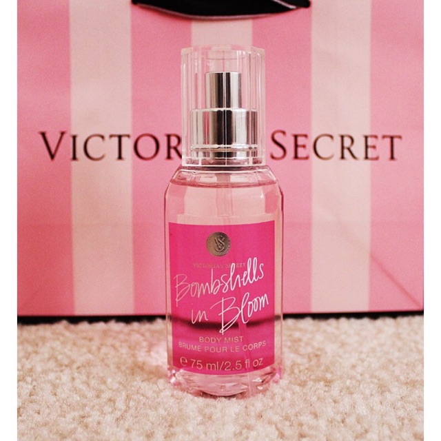 Victoria’s Secret Bombshells In Bloom Body Mist