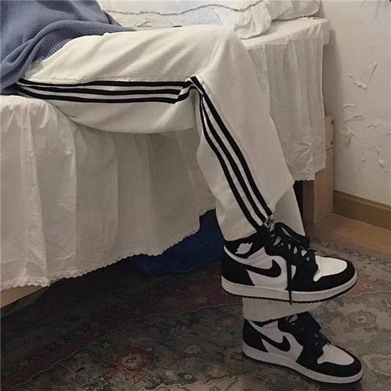 Quần line pants, MALTRIK, Quần dài 3 Sọc Unisex Nam Nữ ống suông  hottrend 2022 | BigBuy360 - bigbuy360.vn