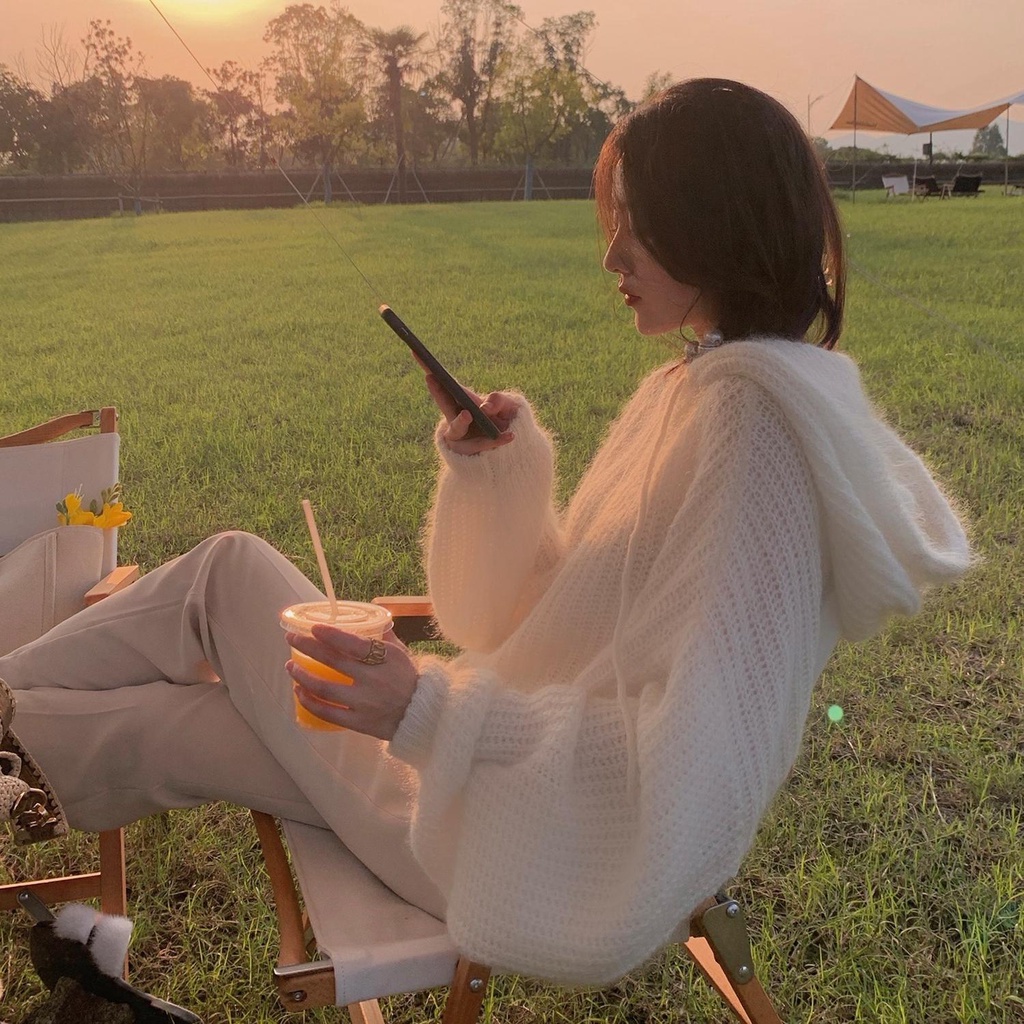 Áo len chui đầu dáng rộng màu trắng sữa mềm mại thời trang mùa đông cho nữ