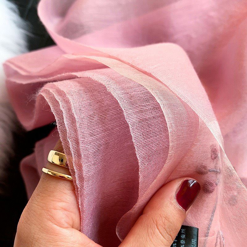 Khăn Tơ Sống Thêu Hoa