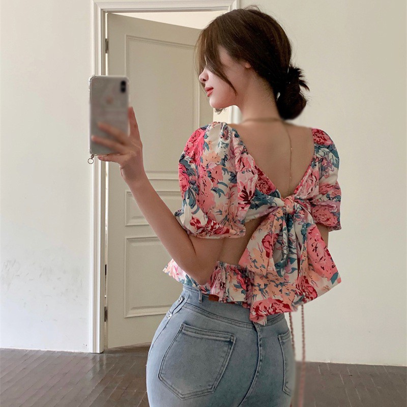 Áo croptop nữ hở lưng tay phồng cổ vuông in hoa ngọt ngào thời trang mùa hè Hàn Quốc