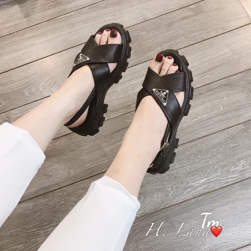 SANDAL QUAI CHÉO PRADA