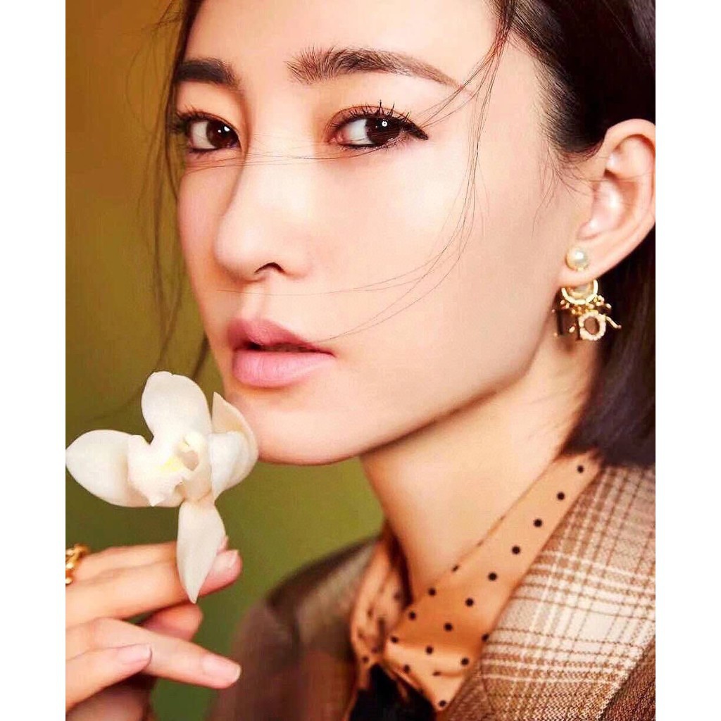 Bông tai nữ kiểu dáng thời trang thanh lịch