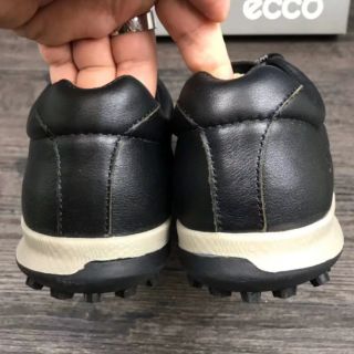 Giày  golf nam chất liệu da thật.