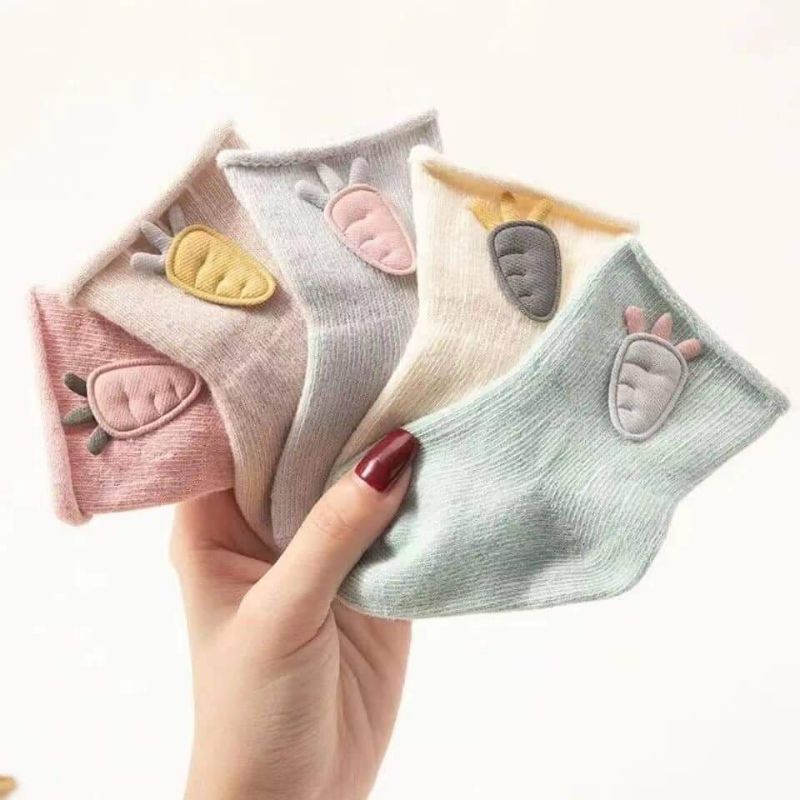 Sét 5 đôi tất hình cà rốt cho bé gái