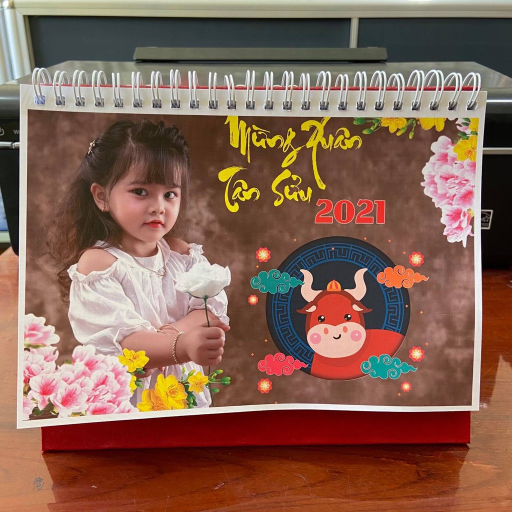 Lịch để bàn in hình theo yêu cầu - 13 tờ giấy gân mỹ thuật cao cấp