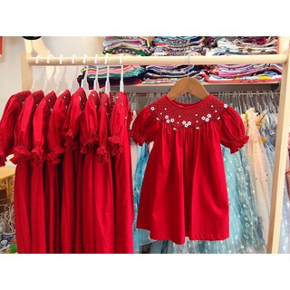 Đầm smock đỏ thêu hoa mai trắng