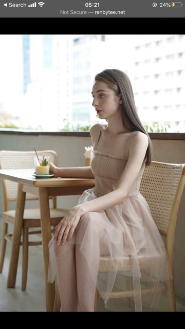 Đầm Serena Dress Renbytee Newtag100%, cần pass lại.