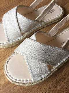 Sandal quai chéo đế cói