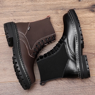 Fashionable men's soft leather boots