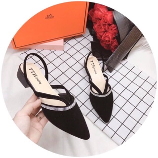 Sandal quai bít mũi viền đá