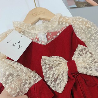 Váy nhung đỏ phối ren trắng